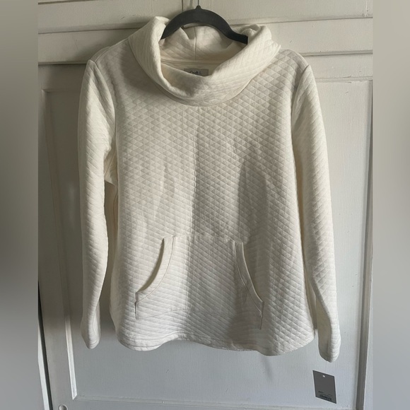 Croft & Barrow sweater. New. - Picture 2 of 8